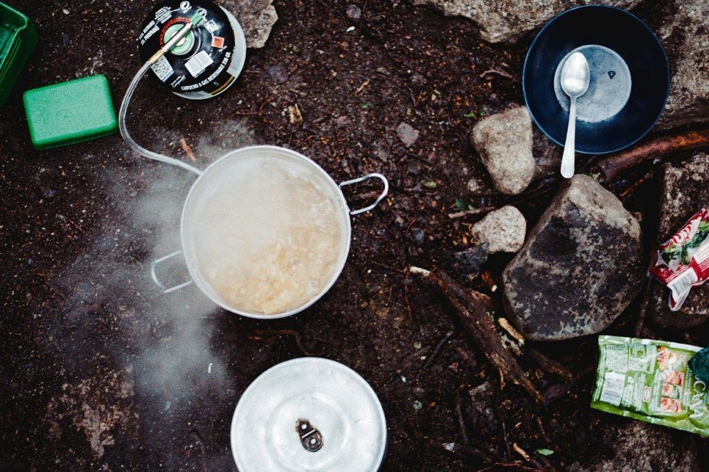 Cómo escoger una cocina portátil o cocinilla de campamento