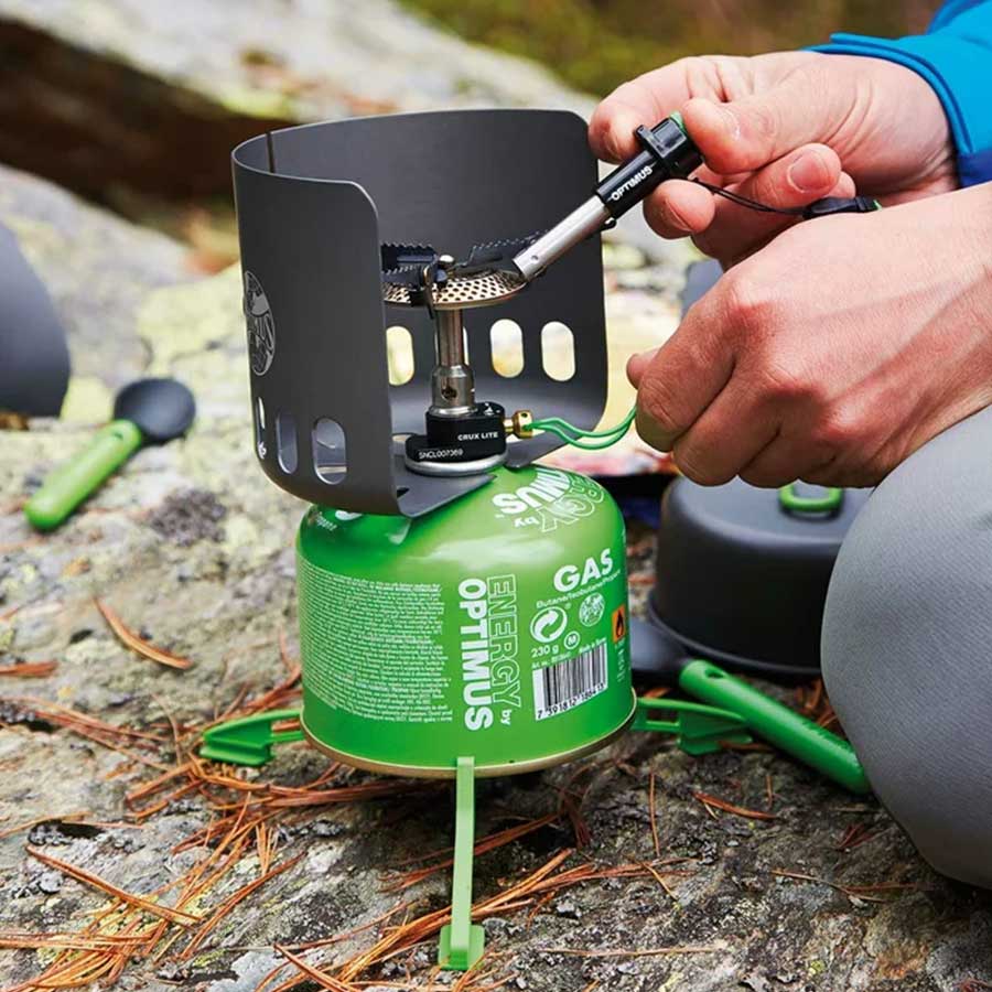 Optimus-Clip-On-Windshield-For-Gas-Canisters-5