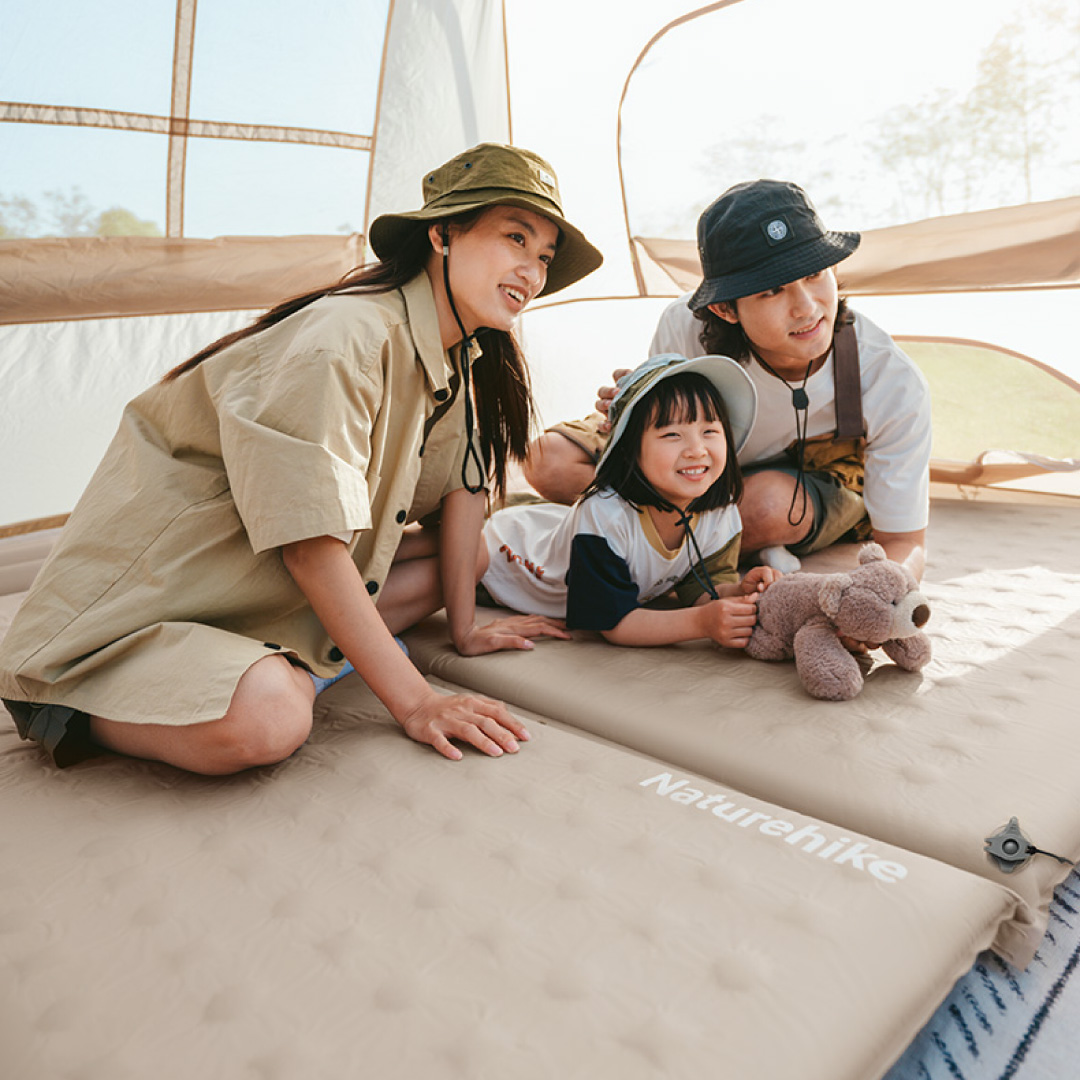 Colchoneta autoinflable doble con almohadas Naturehike-08